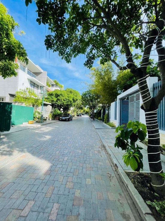 Bán lô biệt thự đường V1 nằm trong khu VIP VCN Phước Hải, Nha Trang Diện tích 360m2 ngang 18m hiếm