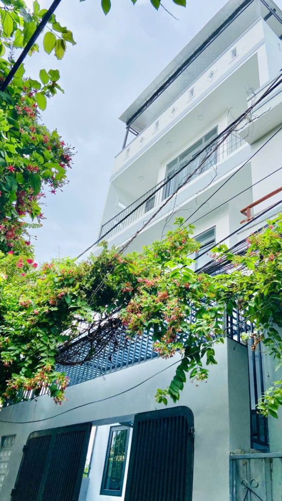 ?Nhà 3 tầng mê đúc kiên cố cạnh Siêu Thị CoopMart ngay tttp Nha Trang. Giá Chỉ 5,28 tỷ (TL)