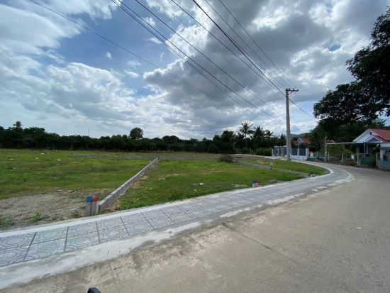 Chính chủ cần bán nhanh lô đất full thổ cư thôn Vĩnh Phú - Suối Tân